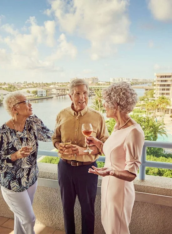 SHOT_02_Balcony_AdrianaPascual_JudithTopper_HillyDubin_0319_f2
