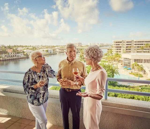 SHOT_02_Balcony_AdrianaPascual_JudithTopper_HillyDubin_0319_f2