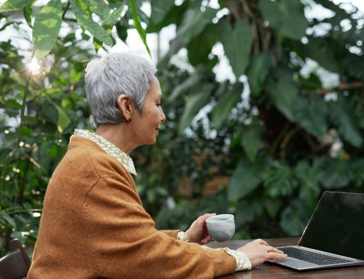 Rightsizing-Your-Way-to-Senior-living-at-Harbours-Edge