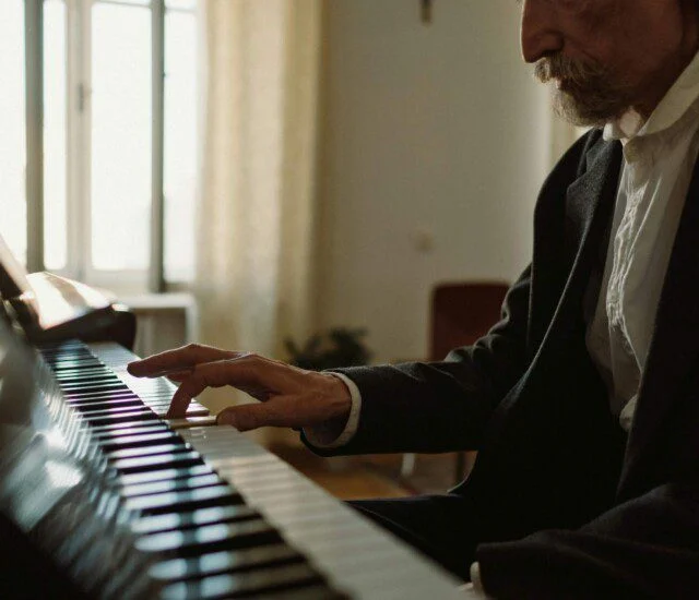 February-Article-Harbours-Edge